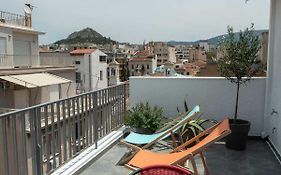 Acropolis Monastiraki Newly Renovated Apartment